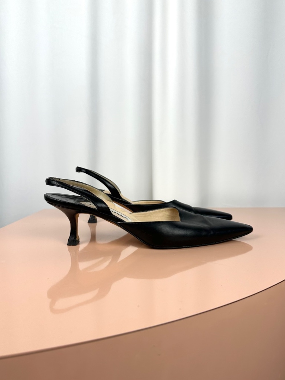 Vintage Manolo Blahnik Black Leather Pointed Toe Slingback Heels EU 39 - Picture 8 of 16